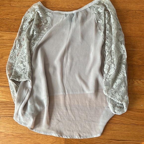 Lace top - Picture 2 of 2